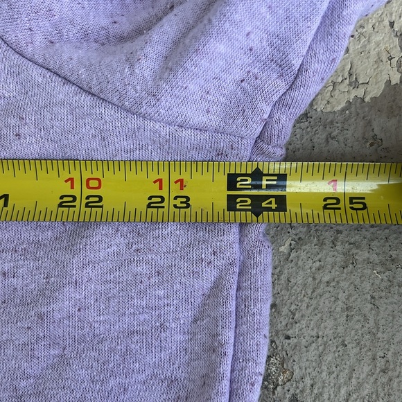 Like new light purple Under Armour sweatshirt - Picture 12 of 13